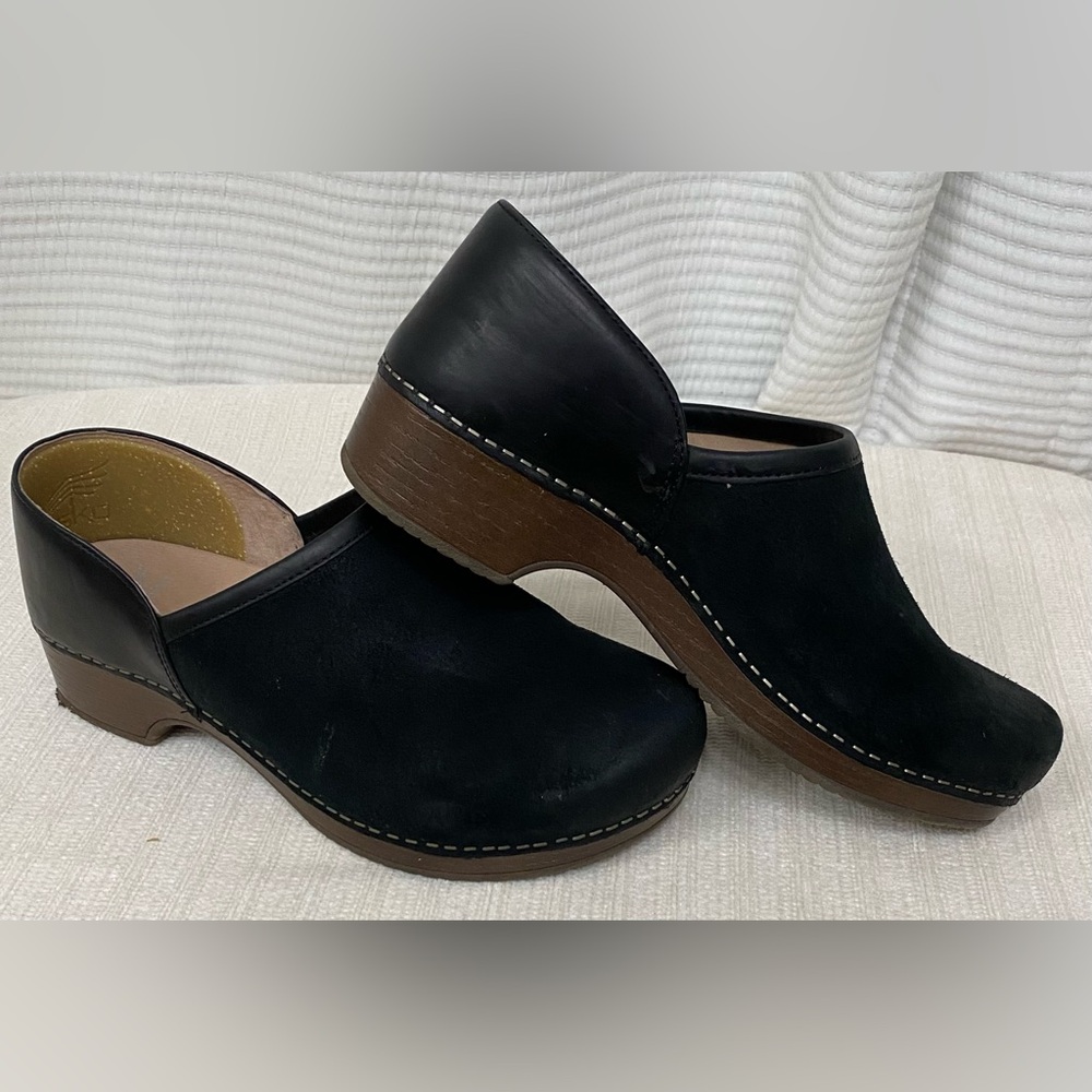 Women's Dansko Brenna Black Suede Clog Size 40
